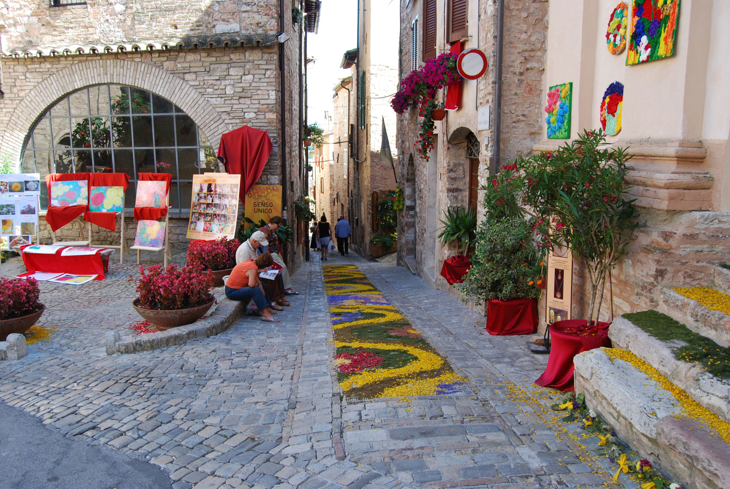 Spello in Umbria near Pian di Cascina - UmbriaWithKids.net