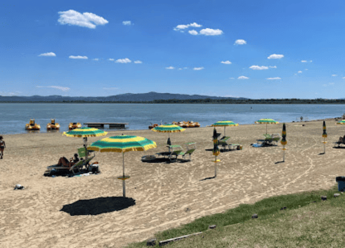 Lake Trasimeno near Pian di Cascina - UmbriaWithKids.net Lake Trasimeno near Pian di Cascina - UmbriaWithKids.net