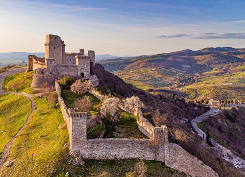 Rocca Maggiore in Assisi near Pian di Cascina - UmbriaWithKids.net