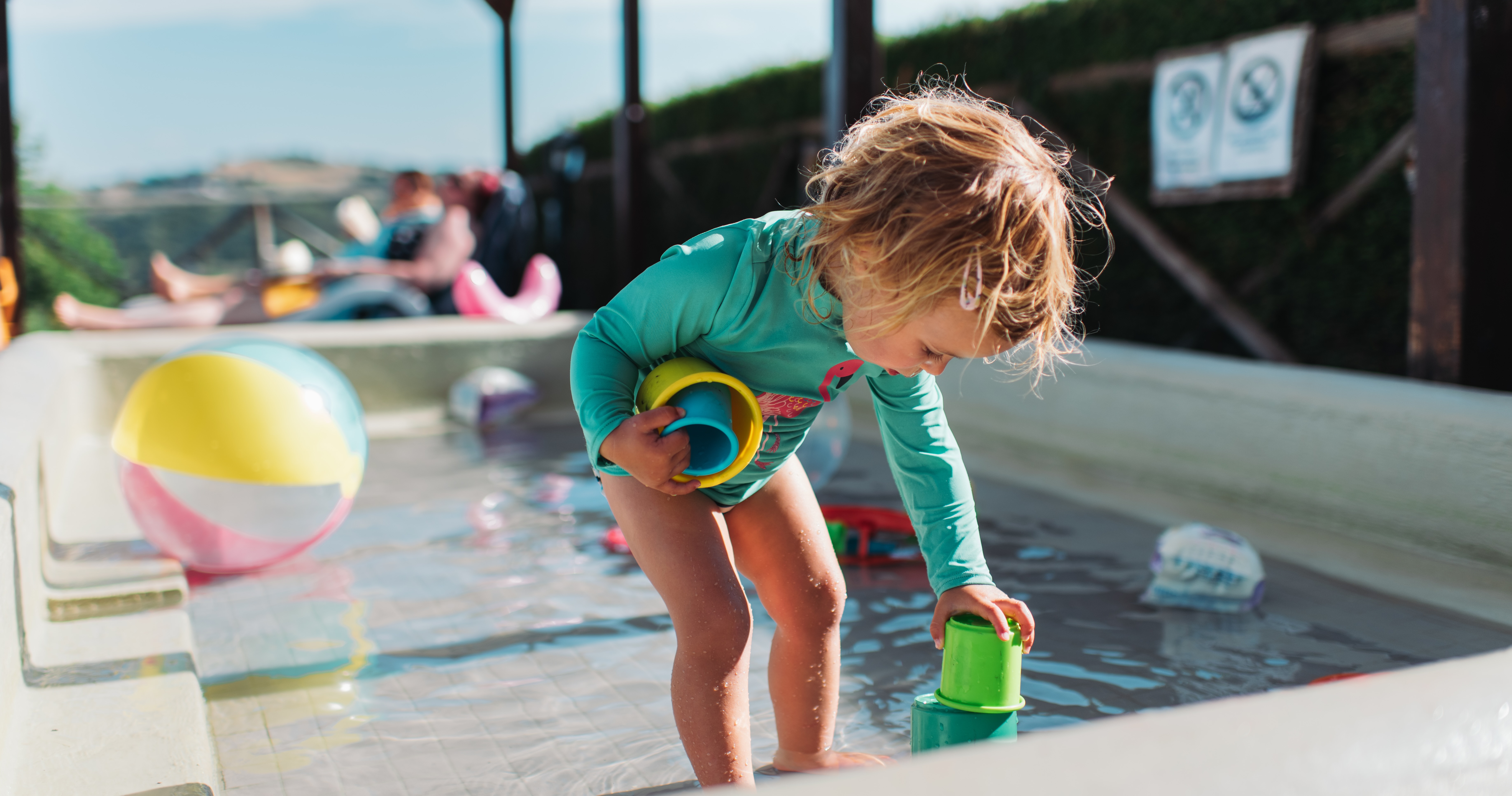 Umbria With Kids - Children in splashpool